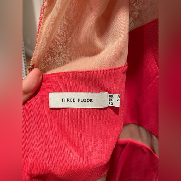 Three Floor Gorgeous Lace Dress Size XS - Picture 7 of 9